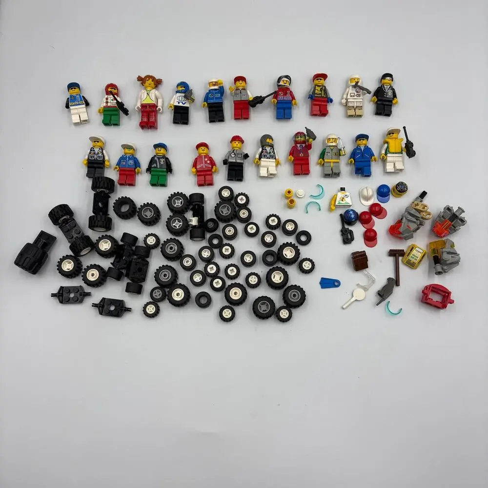 Lot 20 Lego Town Racing Minifigures Minifigs Town Space Tina Tires Tools Hats